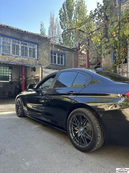 Леза на пороги Чорний глянець ( BMW M3 F80 ) на BMW 3 Series F30 / F31 2011-2018 року FSF80-5 фото