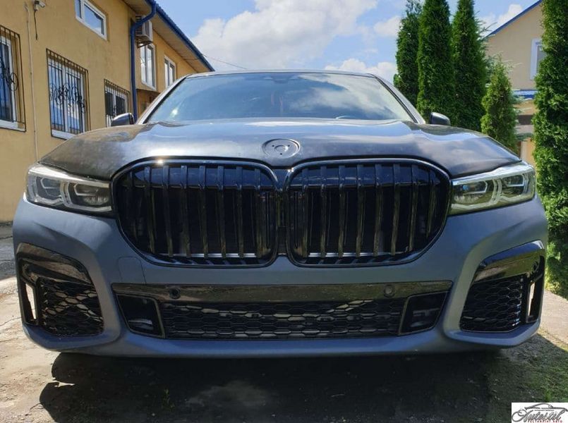 Ніздрі Чорний глянець ( 1 BAR ) на BMW 7 Series G11 / G12 2019-2023 року MW-G12211 фото
