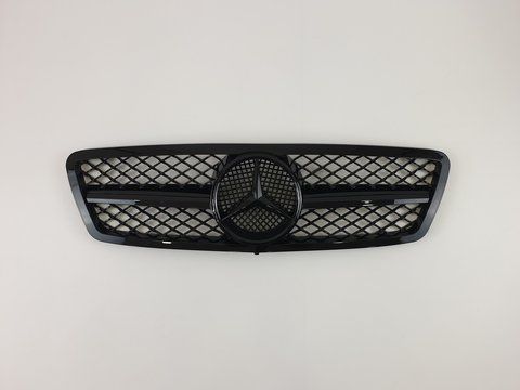 Решітка радіатора Mercedes C-Class W203 2000-2007 рік AMG-стиль (Чорна) MB-W203021 фото