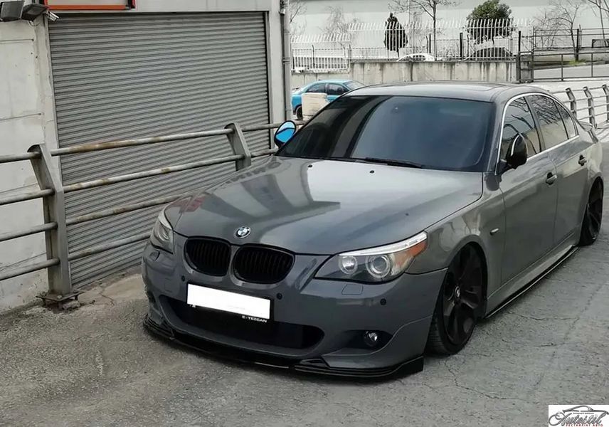 Губа ( переднього бампера ) Чорний глянець ( М-Пакет ) на BMW 5 Series E60 / E61 2003-2010 року E60-1 фото