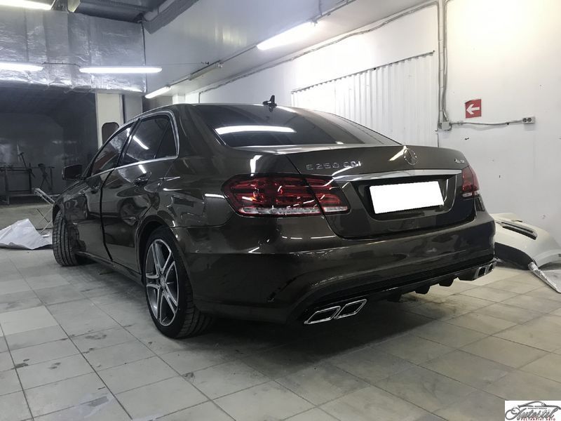Задній бампер ( стиль E63 AMG ) на Mercedes-Benz E-Class W212 2013-2016 року BW212-153 фото