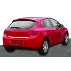 Opel Astra J Кромка багажника