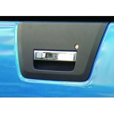 Накладка на крышку багажника Nissan Navara (на ручку) OmsaLine