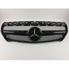 Решітка радіатора на Mercedes CLA-Class C117 2013-2017 рік AMG-стиль (Чорна глянсова)