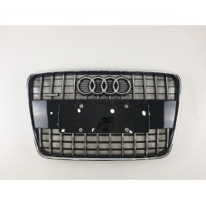 Решітка радіатора Audi Q7 2005-2015 рік Чорна з хромом (в стилі S-Line)